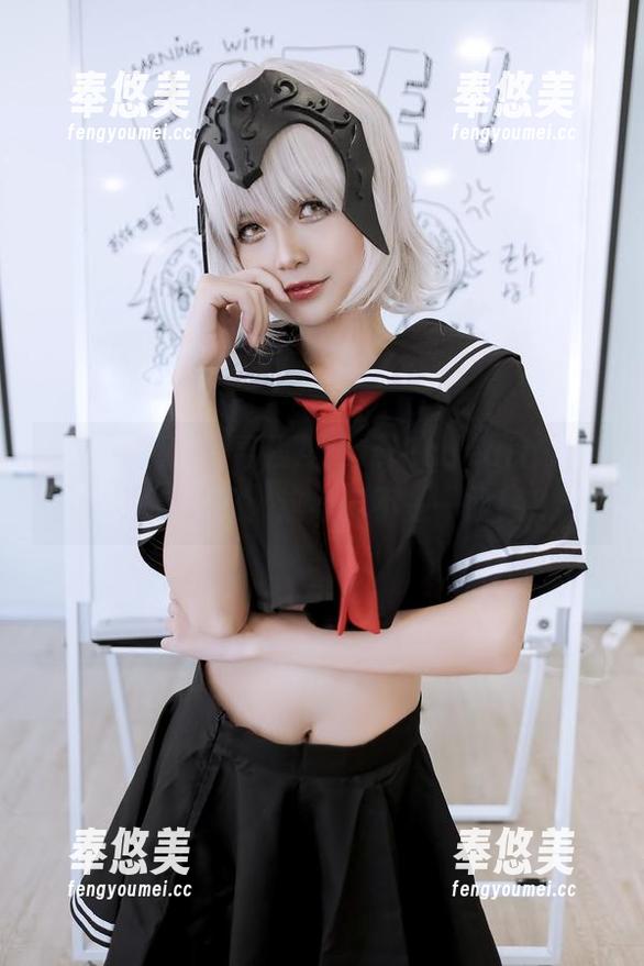 在网盘迷宫里寻找AzamiEsdeath，下载后感叹：这身姿不是一般！