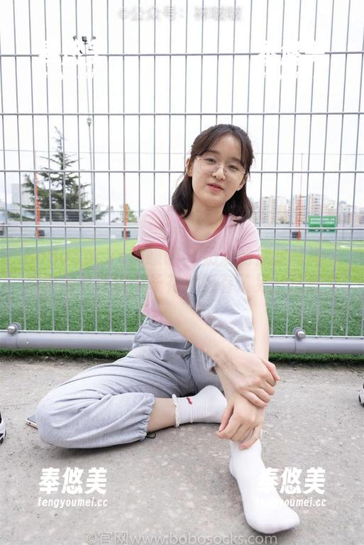 BoBoSocks袜啵啵-奶油 BoBoSocks袜啵啵 - 奶油的裸足写真:精选细节让这超长花絮版有了另一种感觉