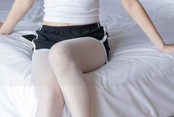 BoBoSocks袜啵啵 – 小安的私拍：不穿高跟鞋的日子，平底鞋也能撑场面！