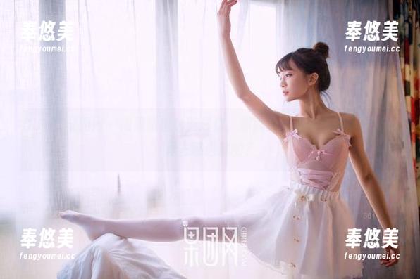 GIRLT果团网-裴希西 GIRLT果团网 - 如果旅拍也能成魔,那就请问裴希西的高清套图是去哪进修的?