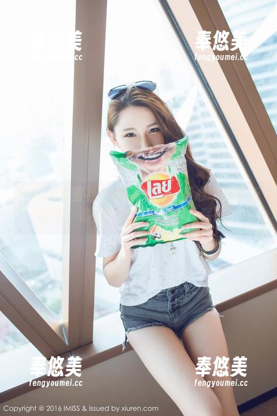 IMiss爱蜜社 - 制服来了！石心琪的更新图集，脑海中忽然冒出种种联想…