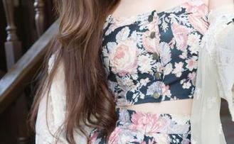 MiStar魅妍社 – 你看，陈嘉嘉Tiffany和奶牛的亲密瞬间？好奇心满分啊！