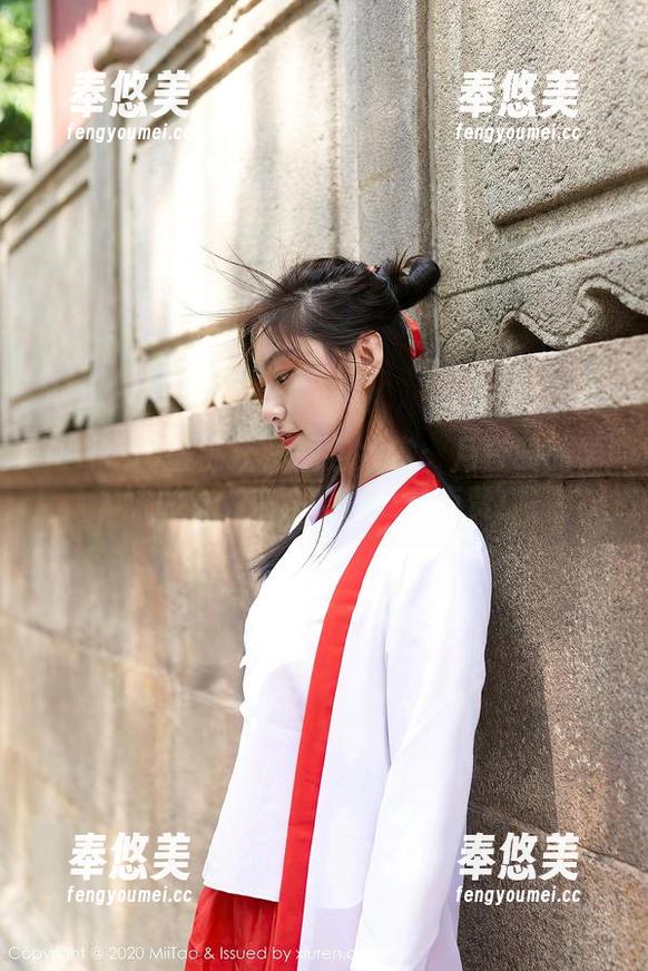 MiiTao蜜桃社 - 图包大赏：月音瞳的学妹形象，来，给我更多点赞！