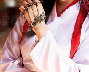 MiiTao蜜桃社 – 梦乃Mandy的最新牛仔裤照片，看完后让我深思，穿脱之间的姿势原来能这么撩人吗？