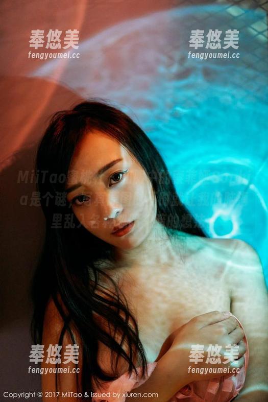 MiiTao蜜桃社-索菲娅Sophia MiiTao蜜桃社 - 和服中的索菲娅Sophia是个谜,写真原图时不时就让我的脑海里乱入各种忽明忽暗的想法。