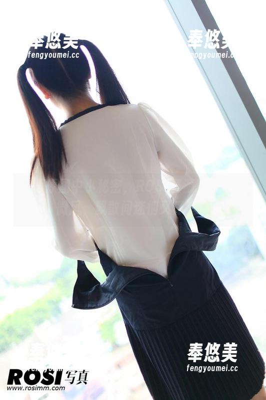ROSI 校服原图中小秘密,ROSI资源就像春日微风,飘散间迷惘又舒适。