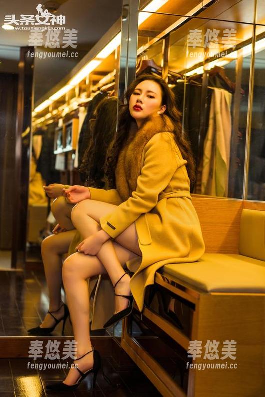 TouTiao头条女神 - 童安琪的镂空美图，直击你的“心房”和“视窗”！
