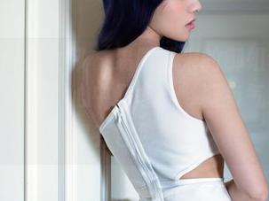 TuiGirl推女郎 – 易阳带来的御姐套图，分享的同时，心中默念：‘要有气场，也得有包包！’