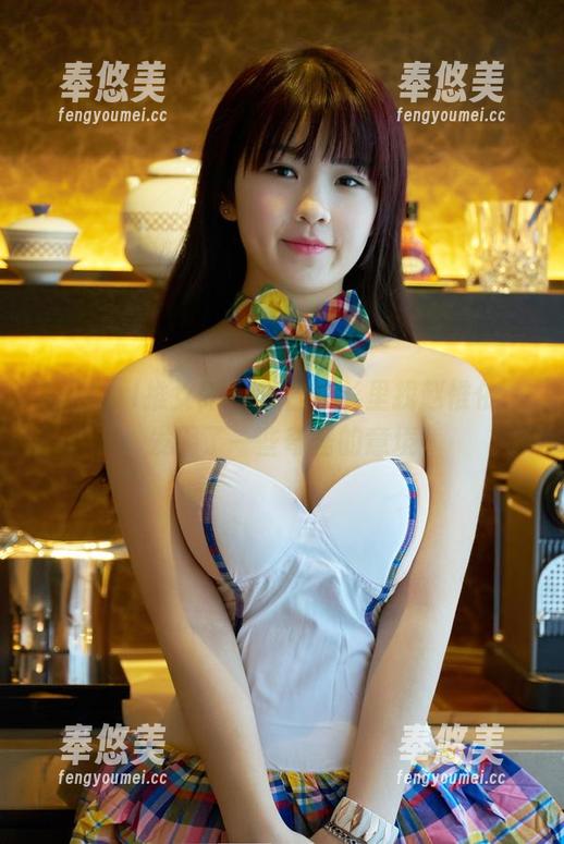 TuiGirl推女郎 - 在白衬衫里找赵惟依，发现了一些奇怪的意境