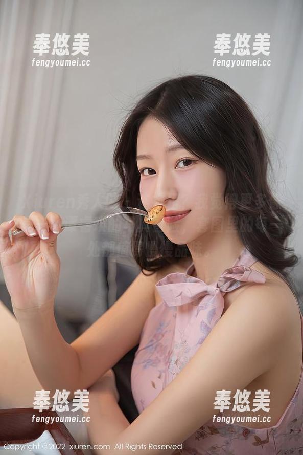 Xiuren秀人网-谭睿琪 Xiuren秀人网 - 连衣裙?我觉得更多像是一场谭睿琪的写真冒险,套图里的每一处都值得慢慢品味。