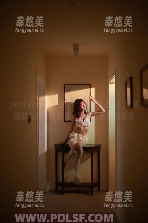 partycat轰趴猫-陈雅漫 partycat轰趴猫 - 美图战队上线:陈雅漫的高跟鞋酷炫风,一键下载即刻变身