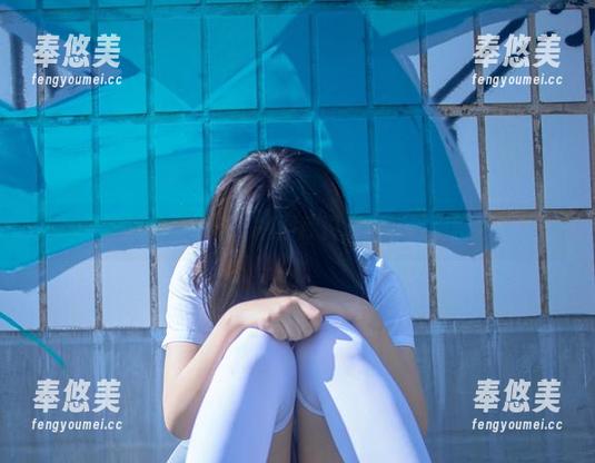 今汐泳池里泡出来的图库资源：水温刚刚好！