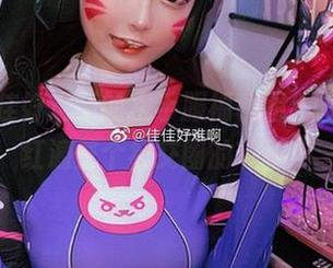 哇，佳佳好难啊的水手服福利图包，简直是红遍整个社交圈的节奏。