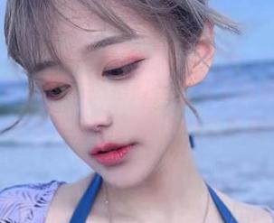 培生感？啾小妍竟然把教室变成了自己的T台，求分享这些创意满满的写真集！