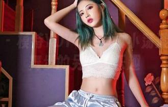 嗲囡囡 – 模特YOYO的写真小荡漾：女仆舞步的另一种乐趣