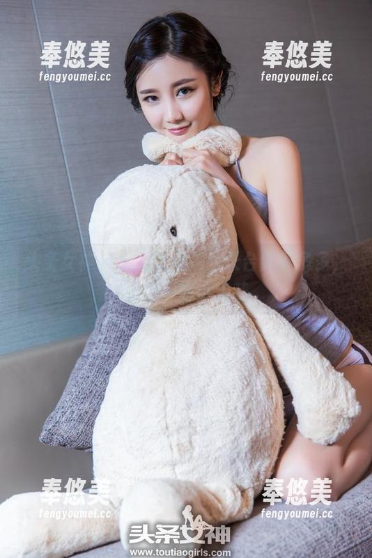 头条女神-火儿 头条女神 - 火儿的私拍,天台趣事多多,记录一些小火花