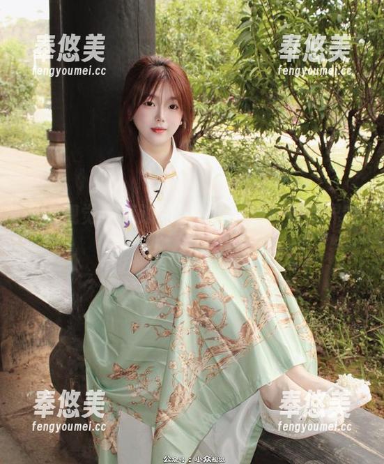 小众视觉-艾迪 小众视觉 - 艾迪的泳衣大特辑—壁纸界的‘水怪’来了!