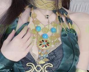 当小小奶瓶儿与透明美图相遇：谁的发量更高级？