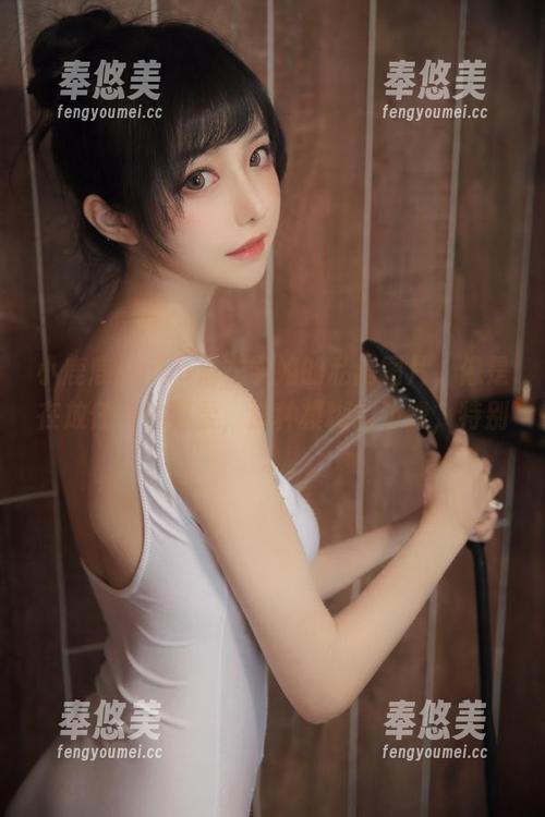 小鹿鹿shika麻衣学姐的私房图片，像是在放任一种温柔，那种模糊的边缘，特别。