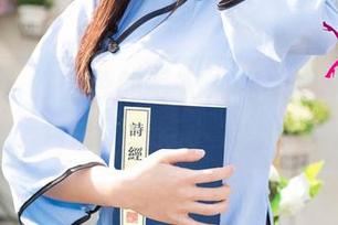 尤果网 – 蜂蜜色的毛衣，Wendy美图图包给了我点小希望。