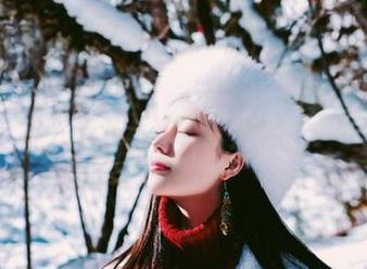 年年Nnian私拍：运动？更像是给衣服打广告的机会