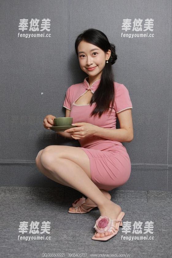 异思趣向-小六 异思趣向 - 午后的悠闲时光,小六来了一杯肉丝下午茶,写真氛围满分!