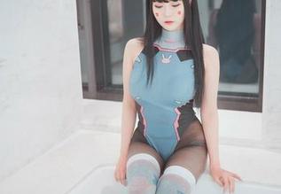 普美(bomi)的白衬衫，不只是美图那么简单，要下载才配得上！