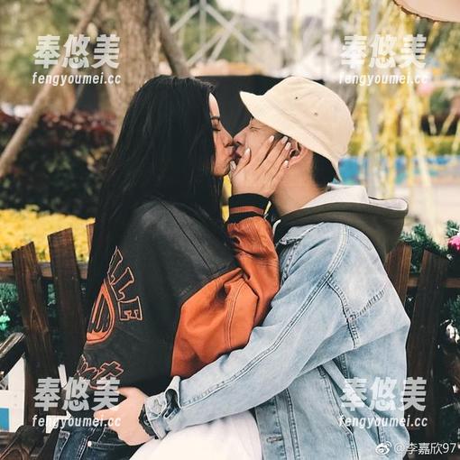 微密圈 - 李嘉欣97集美腿于一身，作品中那腿部线条好像能切水果！