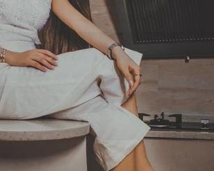 果团网 – 莫雅淇皮衣最新原图，真心为那魅惑又得意的姿态鼓掌，启蒙我新的人生哲学！