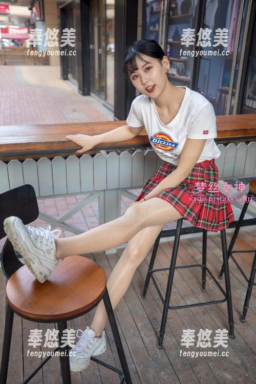 梦丝女神-宁夏 梦丝女神 - 宁夏最新户外作品,总有一些画面让我怀疑,摄影师是不是被蚂蚁追得把相机丢了!