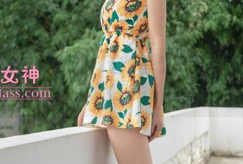 梦丝女神 – 更新！这个季节唯一不嫌难受的事，洛洛的KTV视频又来了！