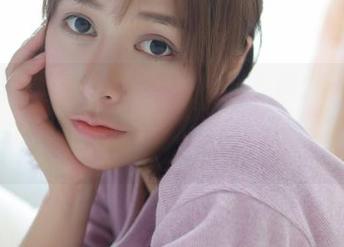 模范学院 – 原图惊现，黑色与唐琪儿Beauty的碰撞，就像黑暗中的一抹调皮的光。