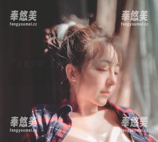 “水乳交融”的樱晚gigi私拍图集，内衣剖析感官震撼