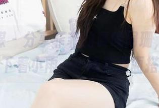 物恋传媒 – 分享菲菲的夏晚阑珊，我的窗外正下着小雨……跟这画面搭吗？