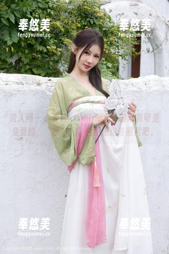 秀人网-小茉莉jasmine 秀人网 - 小茉莉jasmine户外的写真可是免费的,“没有人”能拒绝这些照片吧。