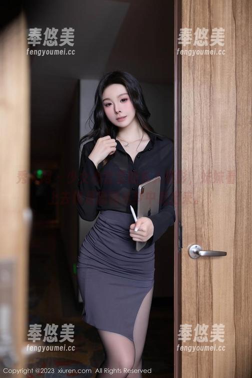 秀人网-少女心雪雪 秀人网 - 少女心雪雪的私人摄影,妹妹看上去像是刚刚从梦中走出来。