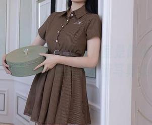秀人网 – 曼苏拉娜说：教室是做作业的地方……可俺只想欣赏高清写真集呀！