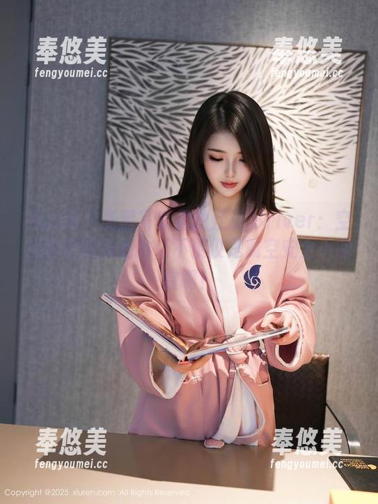 秀人网-江淑影river 秀人网 - 高清写真里的江淑影river:空姐也有职场魅力,不仅仅是航空安全小课堂啊!