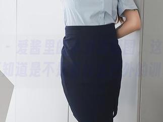 秀人网 – 爱酱里的体操服原图，这种姿态，不知道是不是有什么格外的训练？