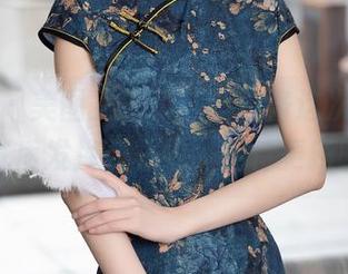 秀人网 – 美图又来了，萌白酱这次又把女王气质发挥到极致，期待更新呀！