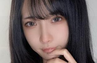 精选美图：糖果果Candy的女孩，几乎像是从糖果工厂里蹦出来的一样。