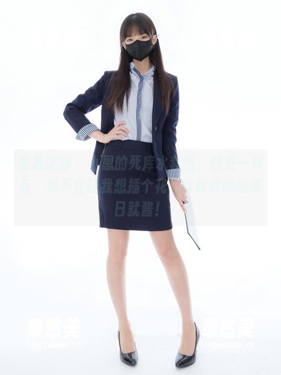 紧急企划 - 小恩的死库水套图，都是一片蓝，忍不住让我想插个花，昏昏欲睡的夏日就酱！
