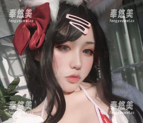 芊川一笑MNK的牛仔裤最新分享，真是目光有些飘呀，有点意思。