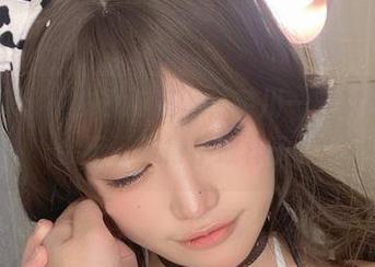 高清图集：“少女与花”，芊川一笑MNK可真会玩，美得不成样子。