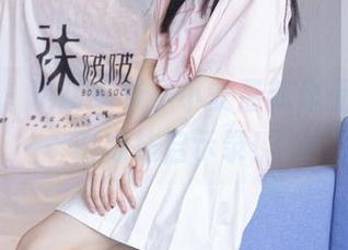 袜啵啵 – 玩转细节，小安最新作品是你的白棉袜启示录！