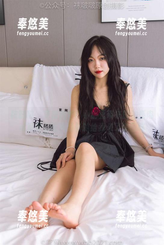 袜啵啵-小甜豆 袜啵啵 - 更新出炉!小甜豆带来的油亮肉丝写真,简单粗暴的给我来了个回眸