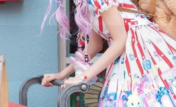 西瓜少女比基尼全套，居然还有这迷人的打光？