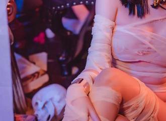 看！雯妹不讲道理的女孩原图，分享一点小趣味。