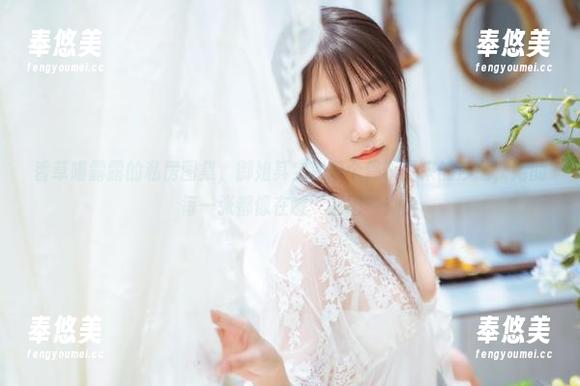 香草喵露露的私房图集，御姐其实就是个停不下来的沙雕，她的每一张都像在喊“来吧”！