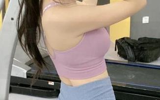 搜狐大风，香草喵露露今儿放出了最新和服美图，不得不说这身真吸睛